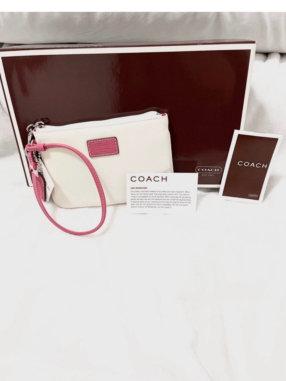 Coach RARE Collectible Hamptons Weekend White Pink Nylon Wristlet Y2K Boxed NWT